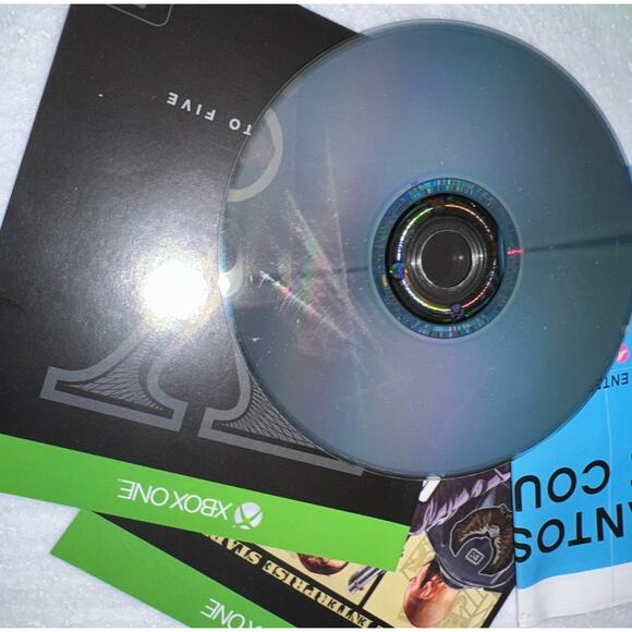 Grand Theft Auto V Premium Online Edition - Microsoft Xbox One - Picture 10 of 10